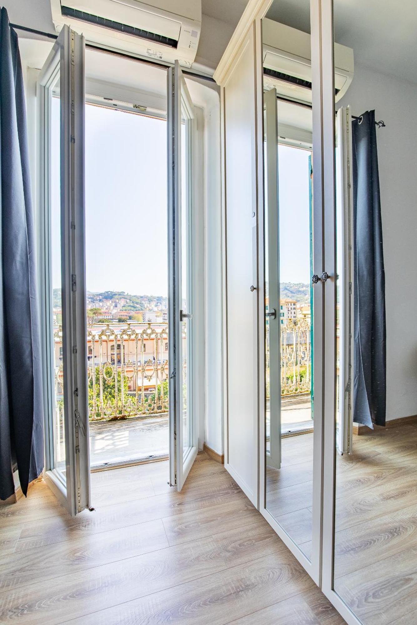 Appartamento Elegante Dimora La Spezia-Free Parking Esterno foto