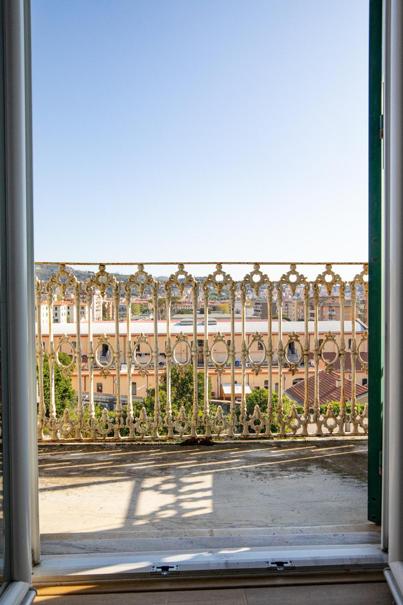Appartamento Elegante Dimora La Spezia-Free Parking Esterno foto